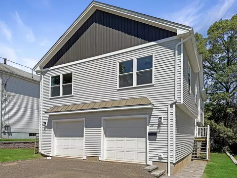 29 Sterling St, New Britain, CT 06053