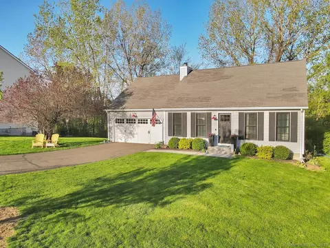 2 Putter Pl, Middletown, CT 06457
