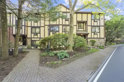 50 Aiken St #434, Norwalk, CT 06851