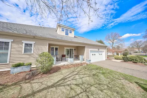 39 Ives St #101, Hamden, CT 06518