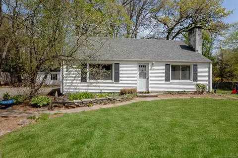 200 W Mountain Rd, Simsbury, CT 06092