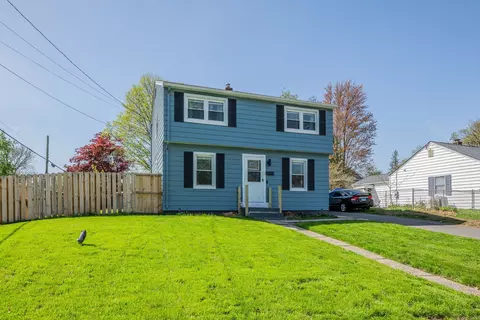 75 Hollister Dr, East Hartford, CT 06118
