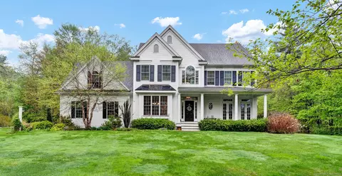 2 Meetinghouse Rd, Granby, CT 06035