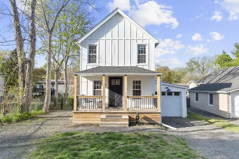 89 Botsford Ave, Milford, CT 06460
