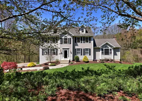 7 Coventry Ln, Oxford, CT 06478