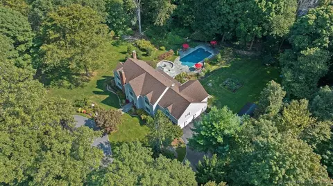 81 Silver Hill Rd, Ridgefield, CT 06877