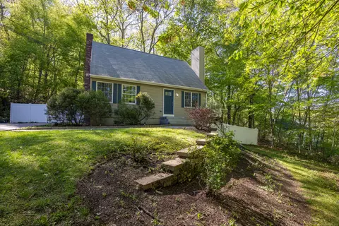 1343 Baldwin Hill Rd, Gales Ferry, CT 06335