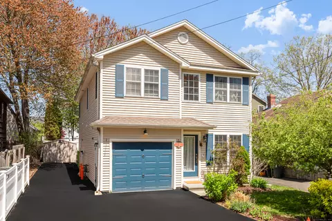 39 Wildemere Ave, Milford, CT 06460