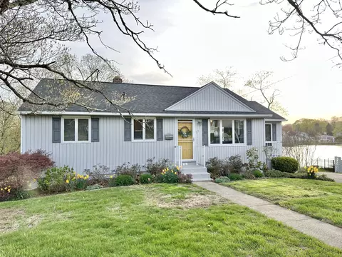57 Bayshore Dr, New London, CT 06320