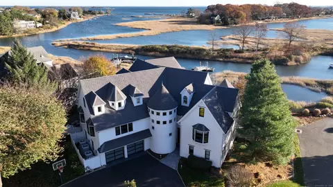 29 Covelee Dr, Norwalk, CT 06855