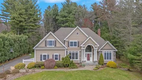65 Cardinal Dr, Glastonbury, CT 06033