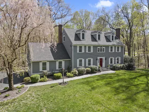 31 Christopher Ln, Guilford, CT 06437