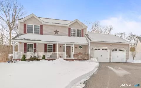 54 Bridle Trail Dr, Naugatuck, CT 06770