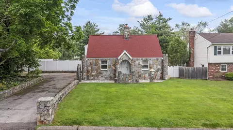 99 Bouton St W, Stamford, CT 06907