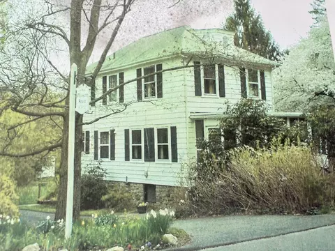 64 Gardiner St, Darien, CT 06820