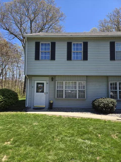 46 Founders Vlg #46, Clinton, CT 06413