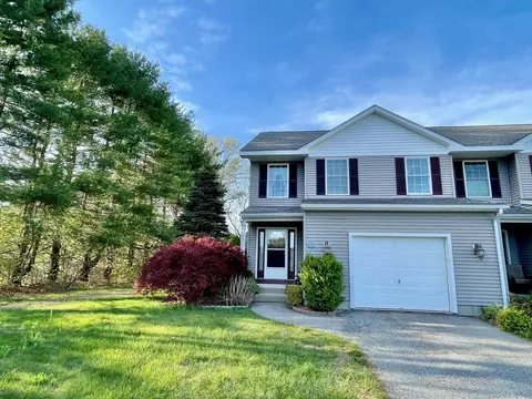 304 Jessica Ln #304, Killingly, CT 06241