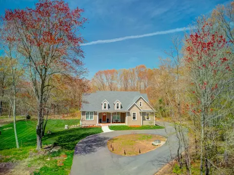 303 Cossaduck Hill Rd, North Stonington, CT 06359
