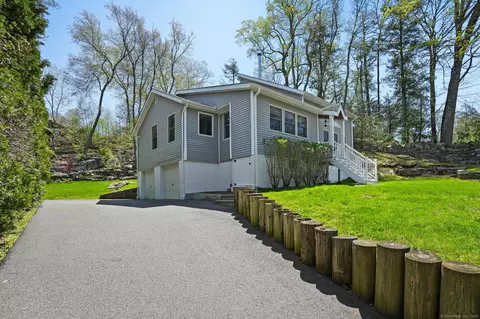 28 Alan Rd, Danbury, CT 06810