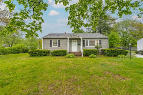 172 Old County Rd, Windsor Locks, CT 06096
