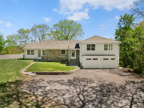 7 Richmond Hill Rd, Norwalk, CT 06854