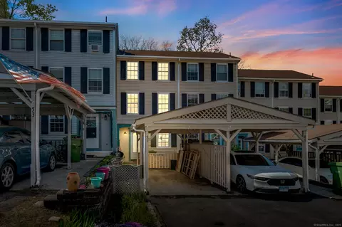 51 Rising Trail Dr #51, Middletown, CT 06457