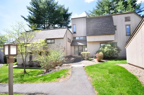 99 Mallard Dr, Avon, CT 06001