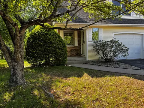 267 Strawberry Cir, Windsor, CT 06095