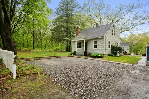 49 N Wawecus Hill Rd, Norwich, CT 06360