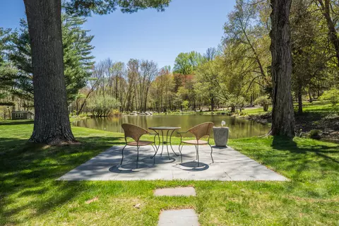 25 Poor House Rd, Newtown, CT 06470