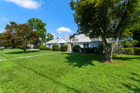 23 Beach Dr, Darien, CT 06820