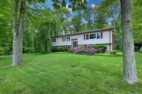 478 Alpom Dr, Orange, CT 06477