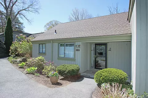 699 Heritage Vlg #B, Southbury, CT 06488
