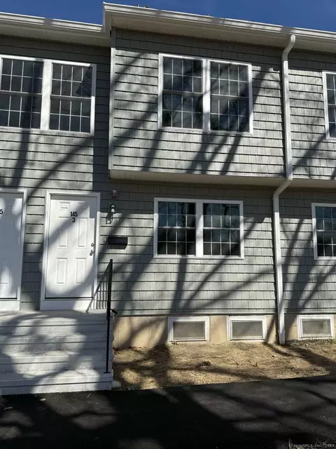 145 Lantern Park Dr #3, Naugatuck, CT 06770