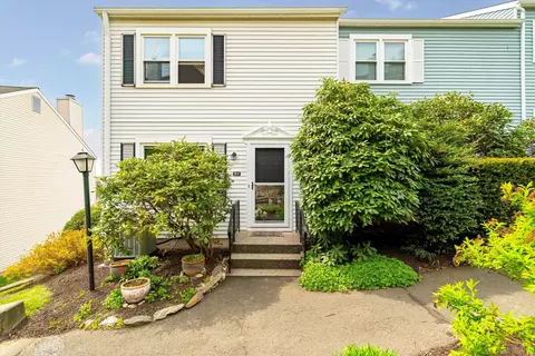 55 Mill Plain Rd #8-1, Danbury, CT 06811