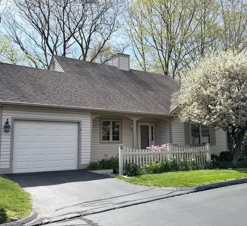 6 Honeysuckle Ln #6, Niantic, CT 06357