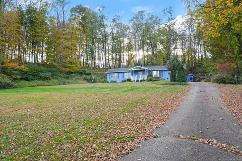 6 Old Greenwoods Rd, Sherman, CT 06784