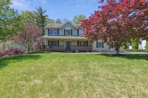 35 Damato Dr, Oakdale, CT 06370