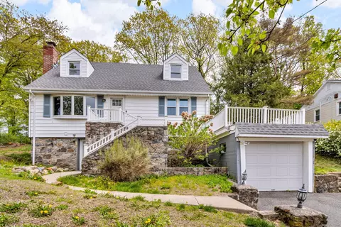 9 Schermerhorn Dr, New Fairfield, CT 06812