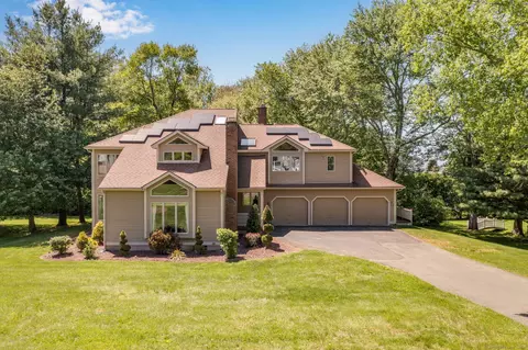 17 Pasture Ln, Glastonbury, CT 06073
