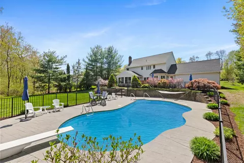 89 Cliffwood Dr, South Windsor, CT 06074