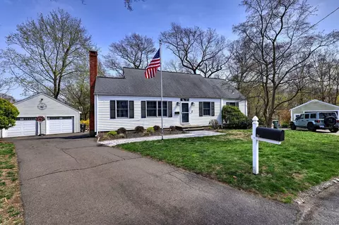 94 Hayes Dr, Milford, CT 06460