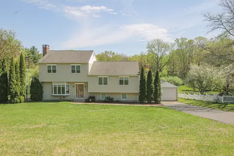12 Chimney Dr, Bethel, CT 06801
