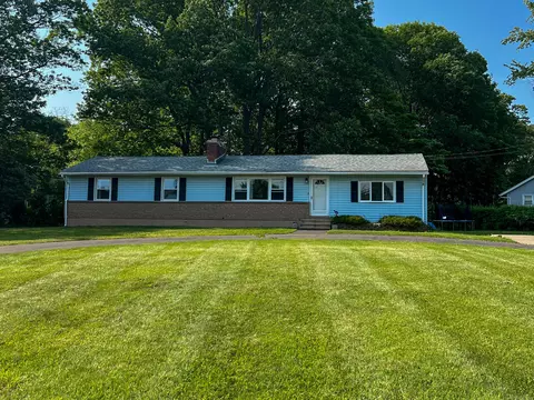 63 Ridgetop Rd, Wallingford, CT 06492