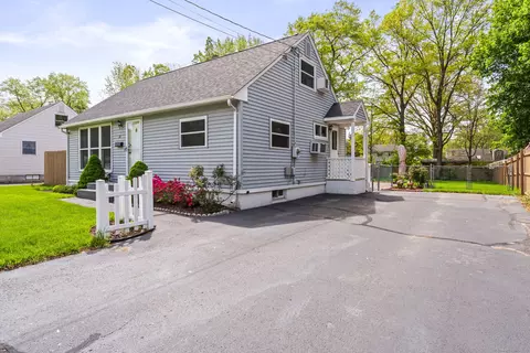 21 Roosevelt Blvd, Enfield, CT 06082