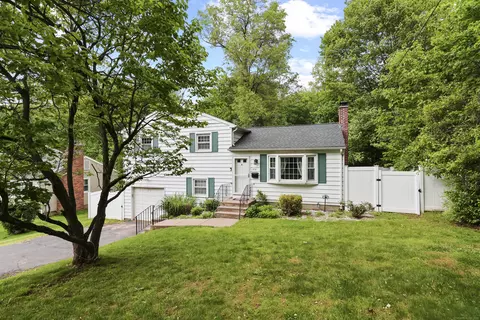 185 Knollwood Rd, Newington, CT 06111