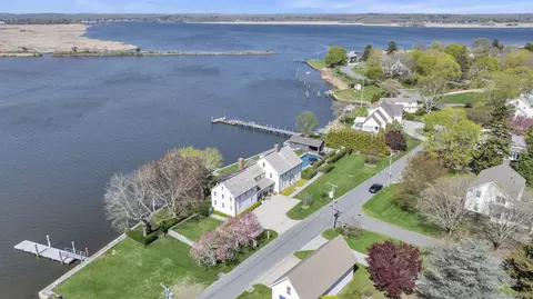 91 N Cove Rd, Old Saybrook, CT 06475