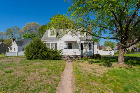 64 Foxcroft Dr, Manchester, CT 06040