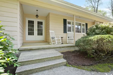 22 Dorset Dr, New Milford, CT 06776