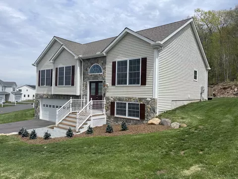 41 Woodside Dr, Tolland, CT 06084
